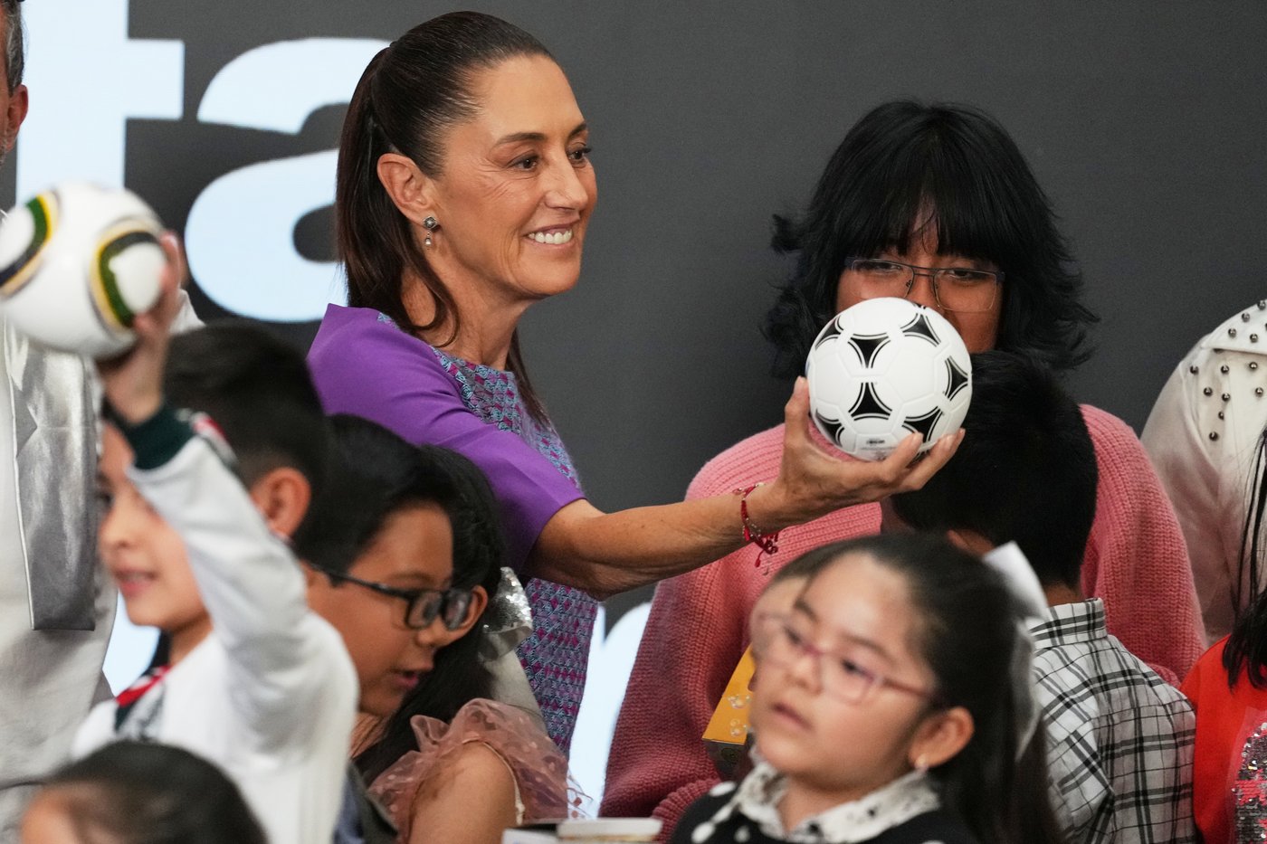 Mexico's president sees 'no issue' with her country hosting Iran's World Cup team during tournament | iNFOnews.ca