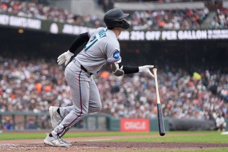 Roupp's stellar pitching, Schmitt's 3-run homer propel Giants to 6-3 win over Marlins | iNFOnews.ca