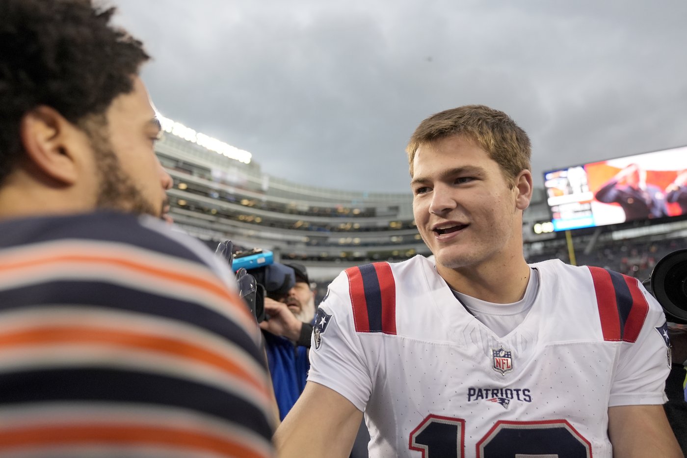 Drake Maye gets the better of Caleb Williams as sack-happy Patriots beat Bears 19-3 | iNFOnews.ca