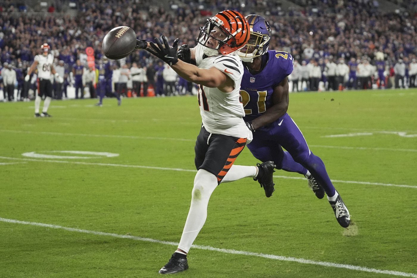Jackson leads rally, and Ravens stop 2-point attempt to hold off Bengals 35-34 | iNFOnews.ca Jackson leads rally, and Ravens stop 2-point attempt to hold off Bengals 35-34 | iNFOnews.ca