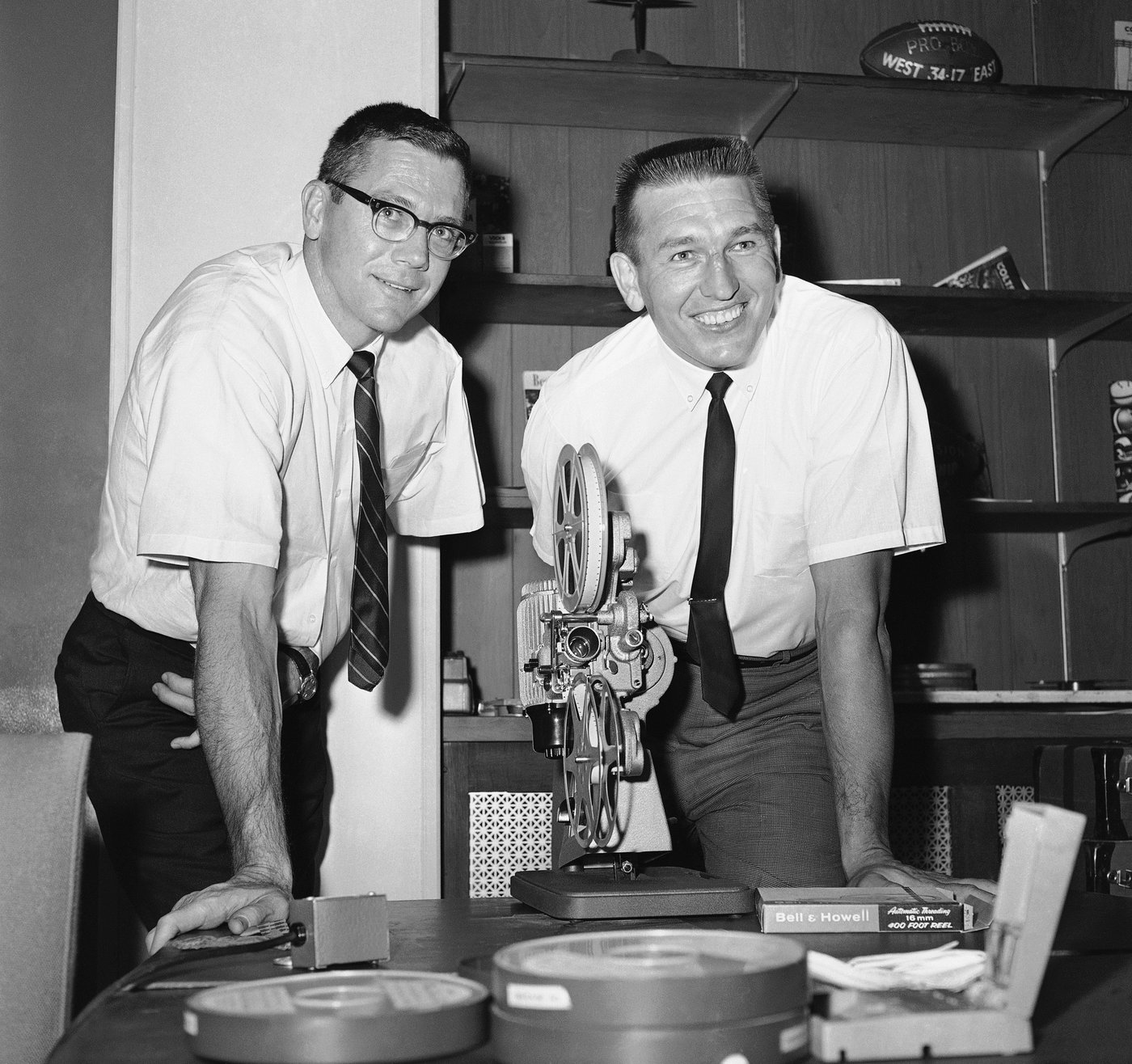 Raymond Berry, Hall of Fame wide receiver and Patriots coach, dies at the age of 93 | iNFOnews.ca