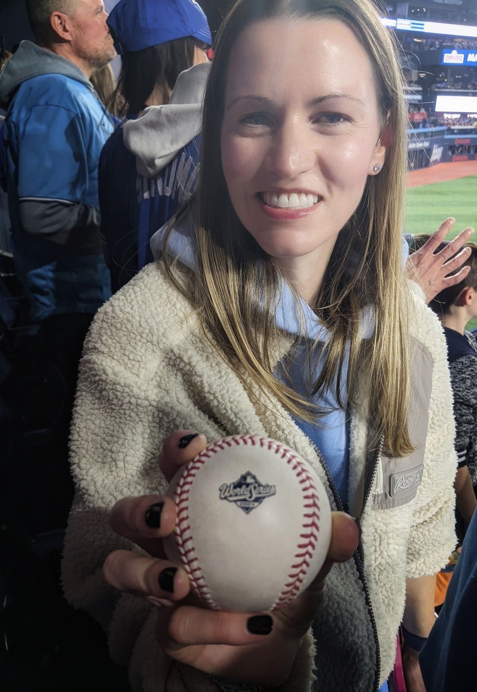 Roots CEO Meghan Roach caught Bo Bichette's home run ball in decisive Game 7 | iNFOnews.ca Roots CEO Meghan Roach caught Bo Bichette's home run ball in decisive Game 7 | iNFOnews.ca
