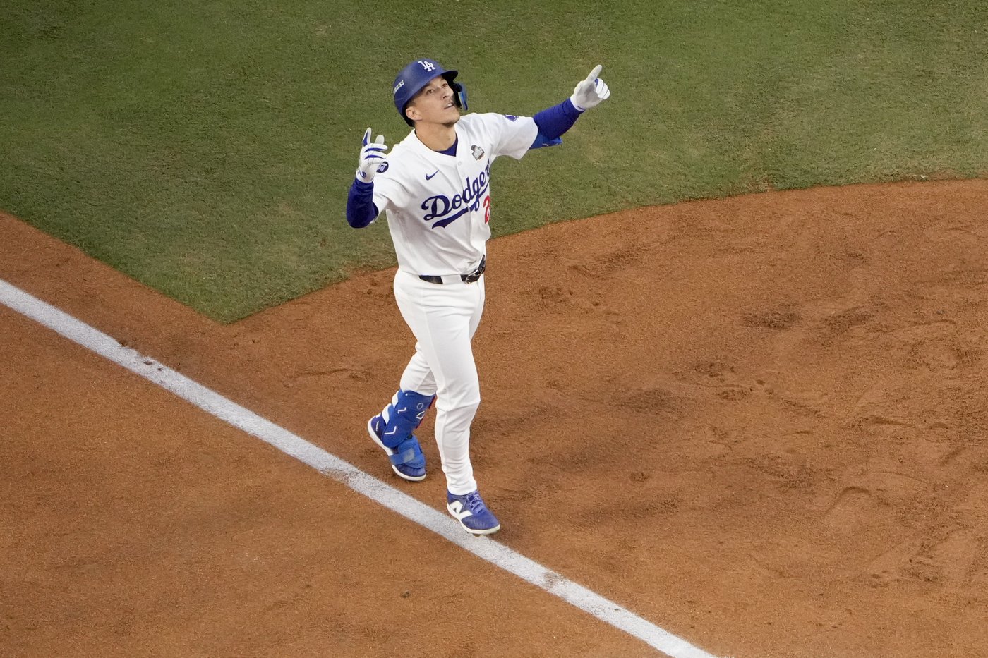 Tommy Edman agrees to $74 million, 5-year contract with Dodgers after helping win World Series | iNFOnews.ca