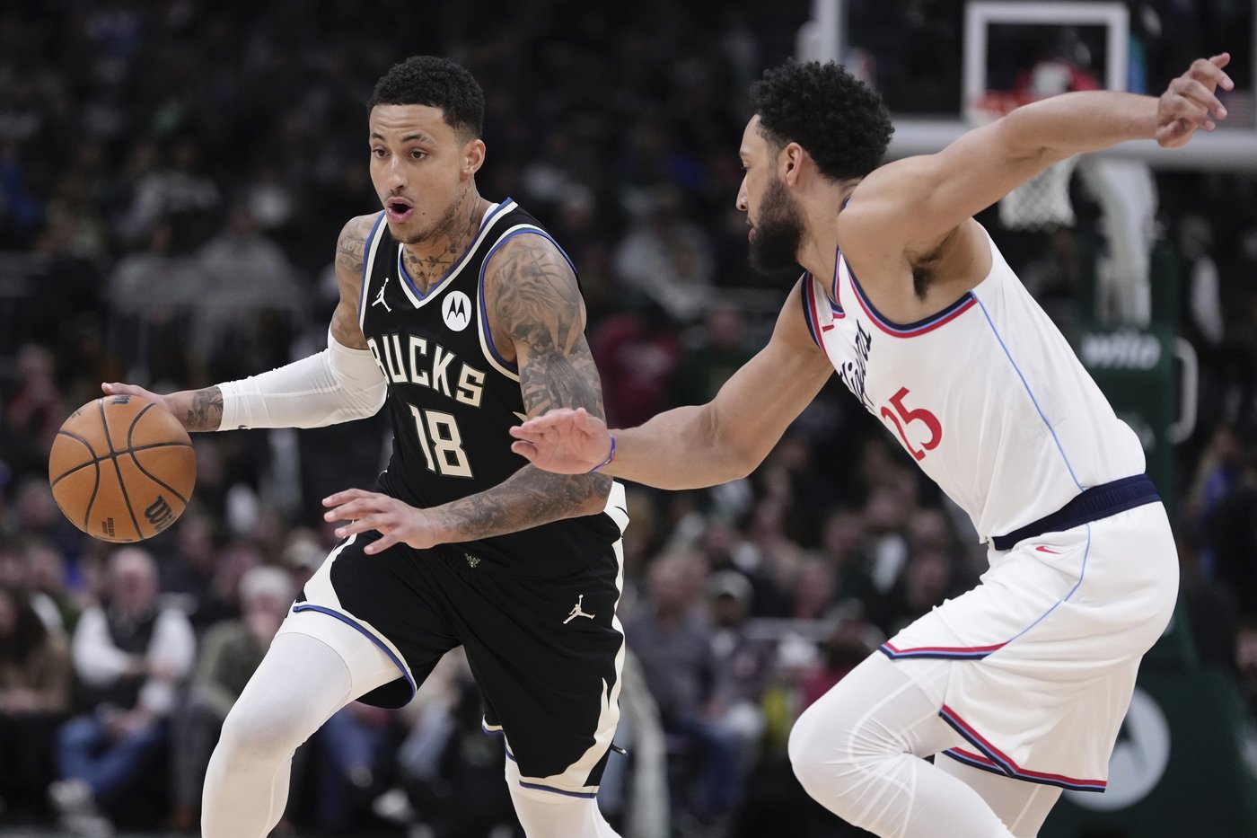 Antetokounmpo returns and Bucks use 4th-quarter rally to beat Clippers 116-110 | iNFOnews.ca Antetokounmpo returns and Bucks use 4th-quarter rally to beat Clippers 116-110 | iNFOnews.ca