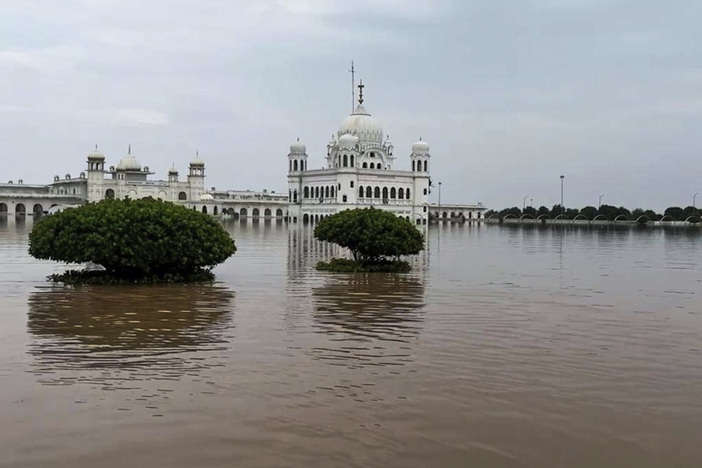 Flash floods leave 34 dead in Indian-controlled Kashmir as over 210,000 in Pakistan are displaced | iNFOnews.ca Flash floods leave 34 dead in Indian-controlled Kashmir as over 210,000 in Pakistan are displaced | iNFOnews.ca