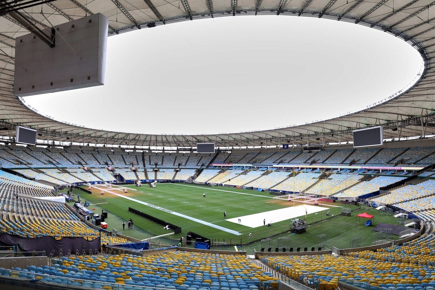 Maracana Stadium turf still being trimmed ahead of Cowboys-Ravens as Rio gears up for 1st NFL game | iNFOnews.ca