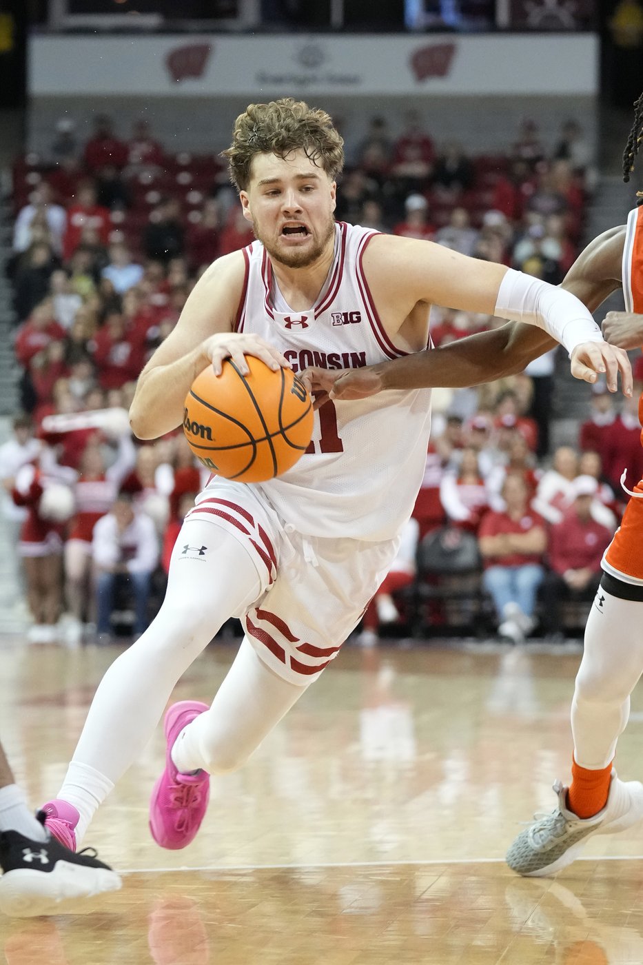 Blackwell, Tonje power No. 19 Wisconsin in an 87-84 comeback win over UT Rio Grande Valley | iNFOnews.ca