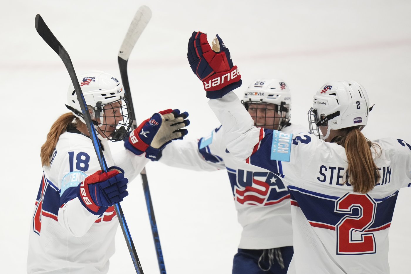 US downs defending champion Canada 2-1 to stay perfect at women’s hockey worlds | iNFOnews.ca