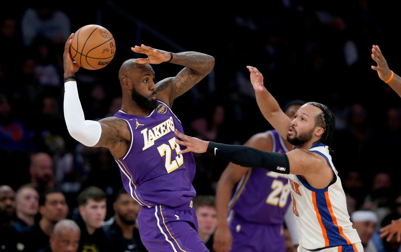 Knicks beat Lakers 112-100 to spoil LeBron James' 32nd regular-season game at Madison Square Garden | iNFOnews.ca Knicks beat Lakers 112-100 to spoil LeBron James' 32nd regular-season game at Madison Square Garden | iNFOnews.ca