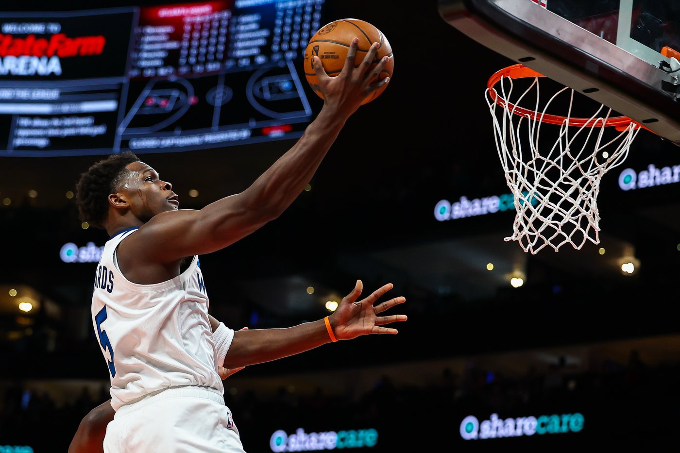 'Ant-Man' Edwards leaves bench late in loss for 2nd early exit from a Timberwolves game in 1 week | iNFOnews.ca