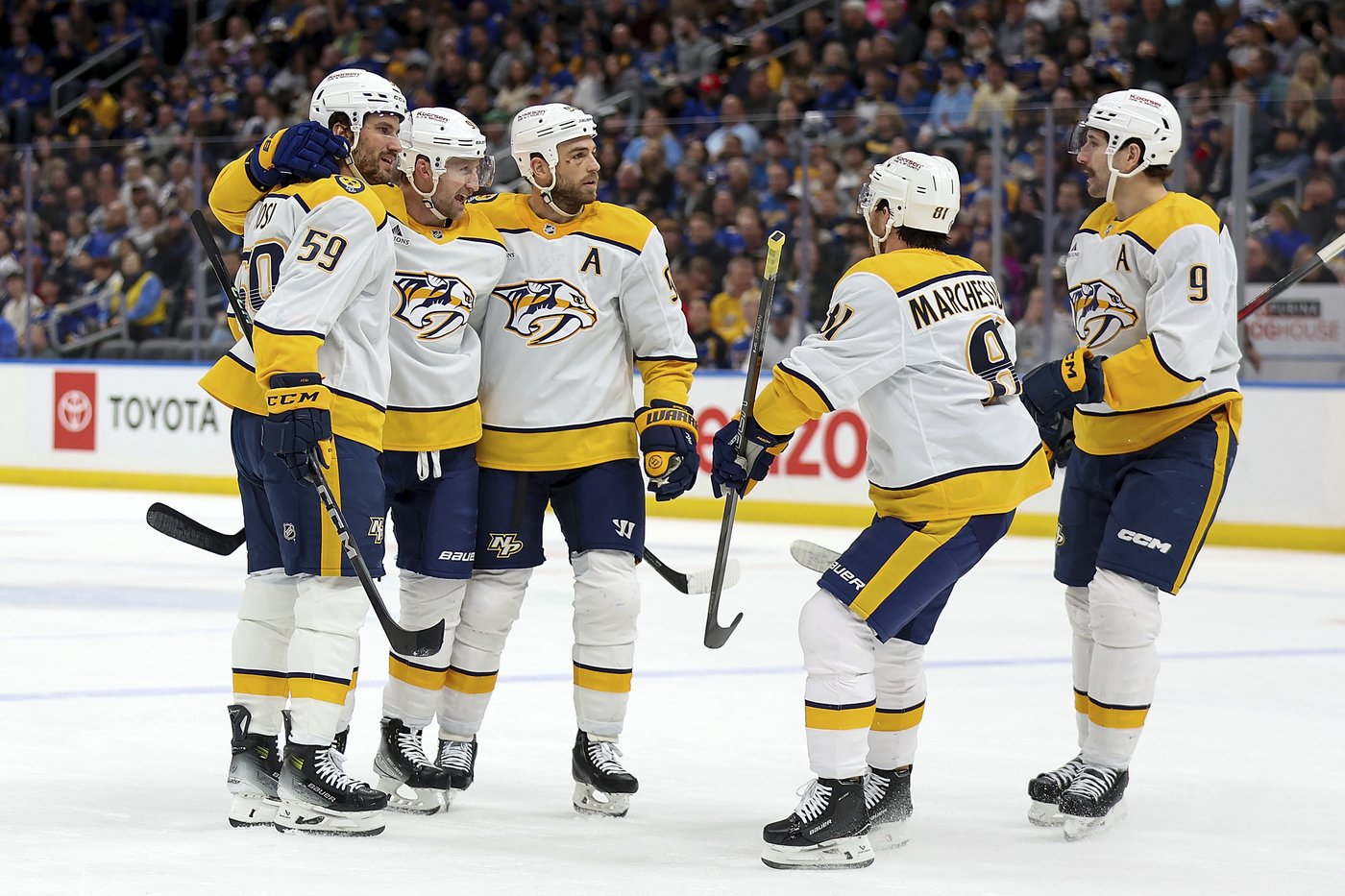Thomas scores twice and the Blues beat the Predators 7-4 | iNFOnews.ca