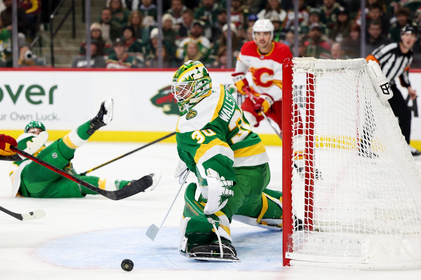 Wallstedt makes 36 saves, Boldy has goal and assist as Wild beat Flames 2-0 | iNFOnews.ca