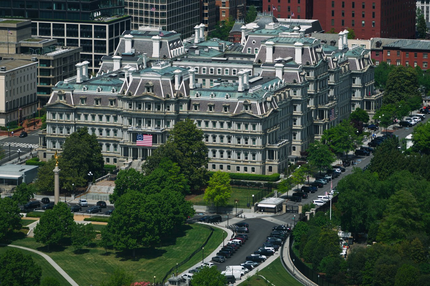 Trump's plan to paint the Eisenhower office building could cost at least $7.5M, the White House says | iNFOnews.ca