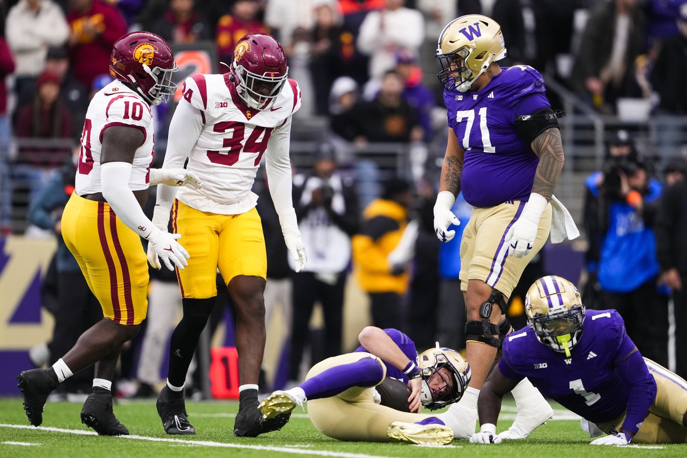 Washington stops USC twice in 4th quarter to preserve 26-21 victory | iNFOnews.ca Washington stops USC twice in 4th quarter to preserve 26-21 victory | iNFOnews.ca