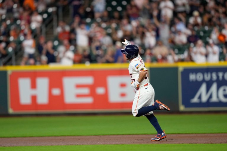 Astros beat the White Sox 6-2 as Jose Altuve homers and Daulton Varsho triples | iNFOnews.ca