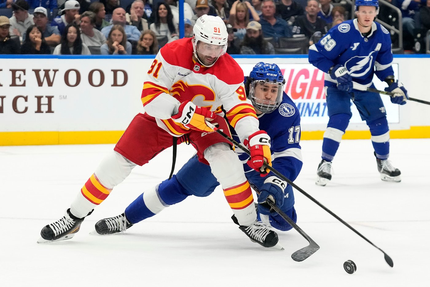Andrei Vasilevskiy stops 32 shots, Lightning beat Flames 5-1 for 5th straight victory | iNFOnews.ca