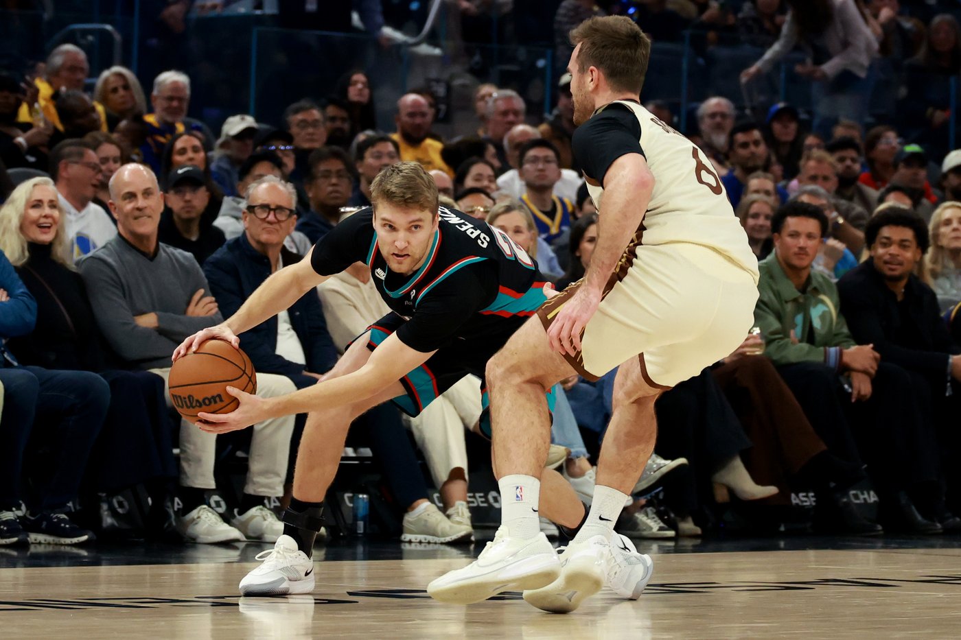 Gui Santos makes go-ahead layup late, scores 16 as Warriors rally to beat Grizzlies 114-113 | iNFOnews.ca