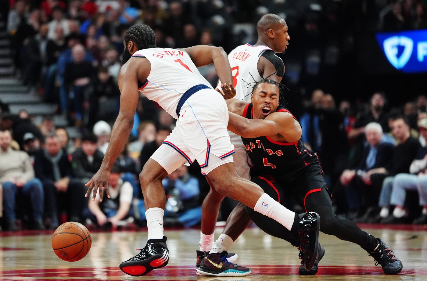 James Harden has eight in overtime as Clippers rally past Raptors 121-117 | iNFOnews.ca James Harden has eight in overtime as Clippers rally past Raptors 121-117 | iNFOnews.ca