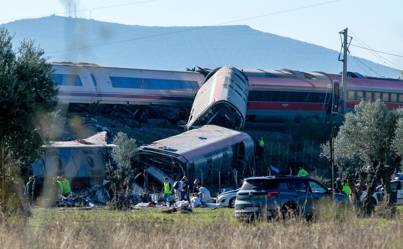 At least 30 dead and 80 injured in high-speed train crash in central Spain | iNFOnews.ca At least 30 dead and 80 injured in high-speed train crash in central Spain | iNFOnews.ca