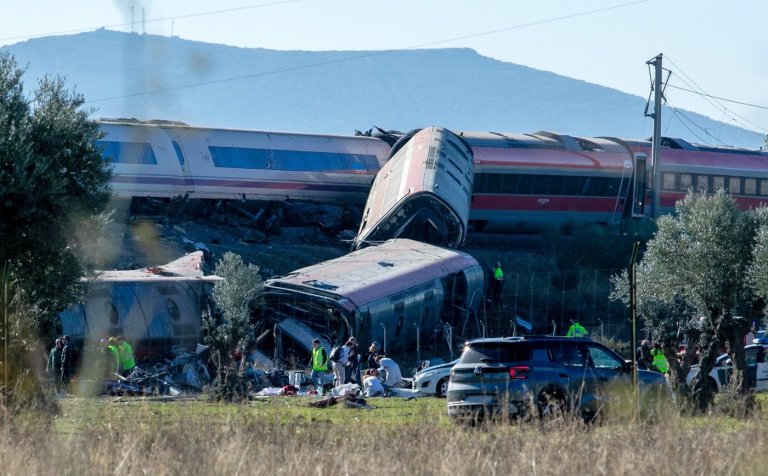 High-speed train hits stopped train in central Spain, killing at least 10 | iNFOnews.ca