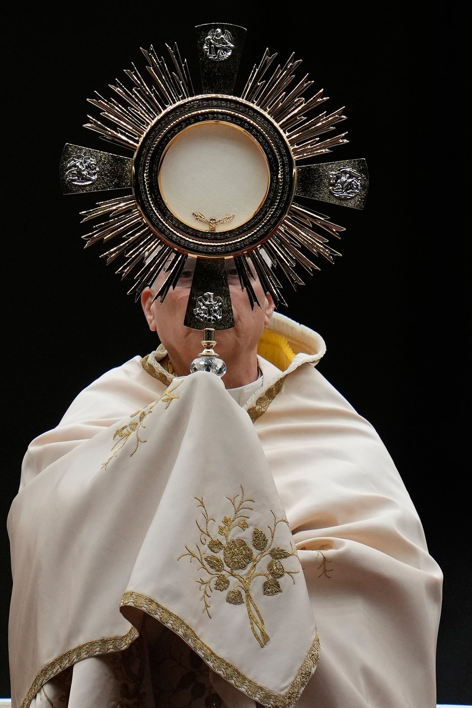 The American pope: Pope Leo XIV’s first year in photos | iNFOnews.ca