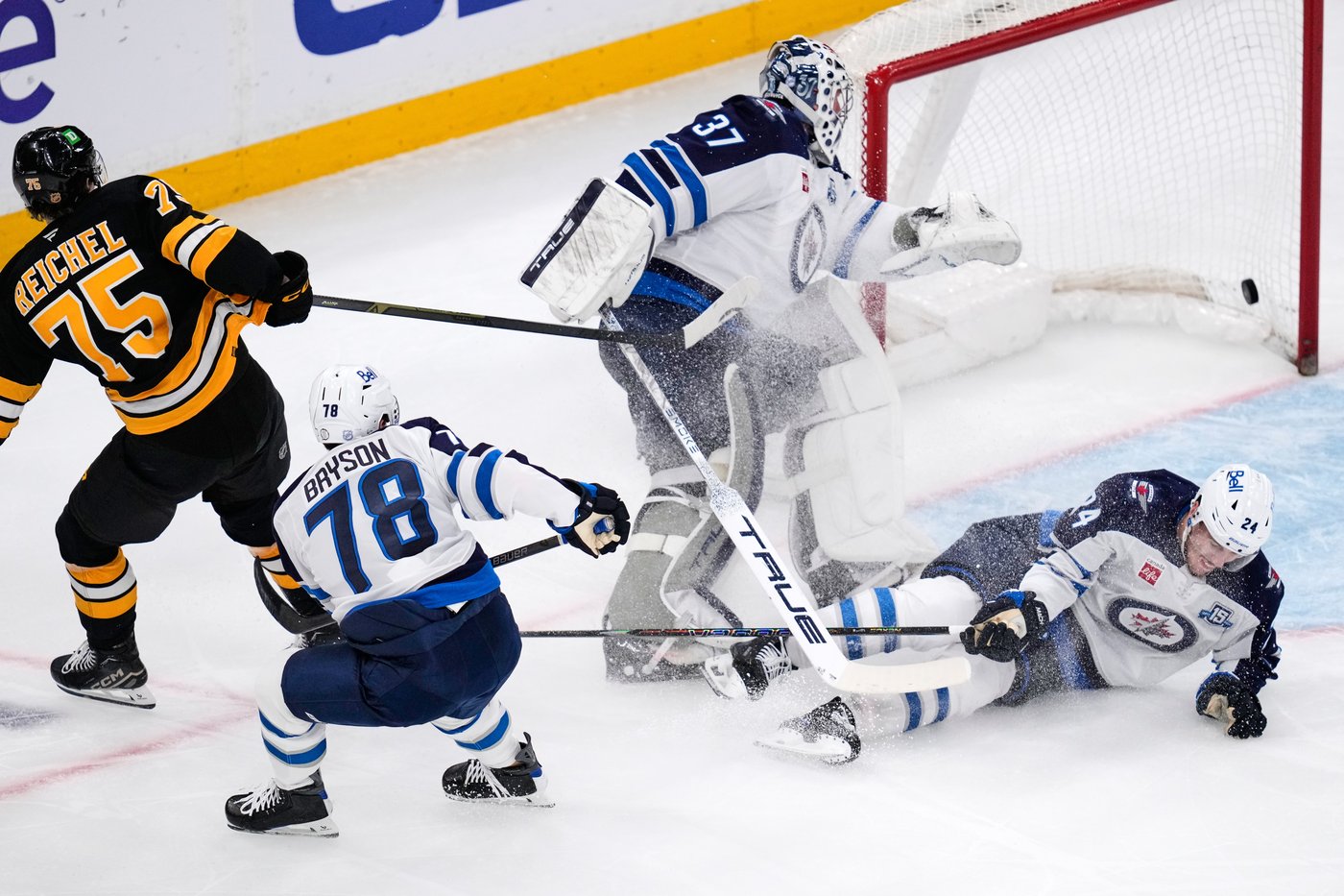 Reichel has goal an assist in Boston debut to help the Bruins beat the Jets 6-1 | iNFOnews.ca