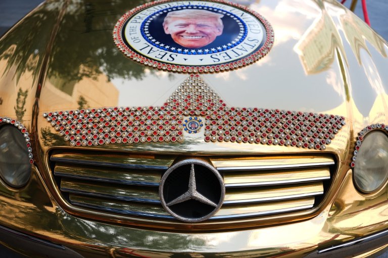 The Latest: Trump gave $45,000 cash to Natalie Harp amid gifts to White House aides | iNFOnews.ca