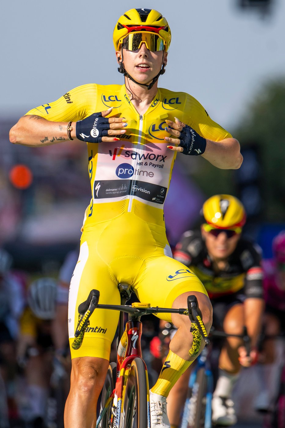Lorena Wiebes sprints to second straight win at Women's Tour de France | iNFOnews.ca Lorena Wiebes sprints to second straight win at Women's Tour de France | iNFOnews.ca