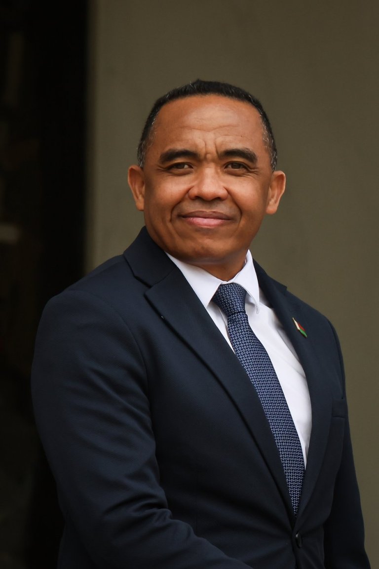 Madagascar's president orders lie detector tests for candidates applying to be government ministers | iNFOnews.ca