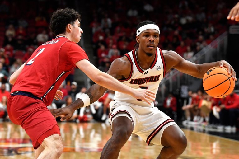 Conwell excels for No. 6 Louisville in 104-47 rout against NJIT | iNFOnews.ca
