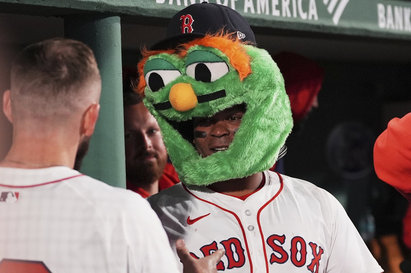 Narváez and Devers homer, bullpen carries Red Sox to 2-0 win over Mets after ejections | iNFOnews.ca