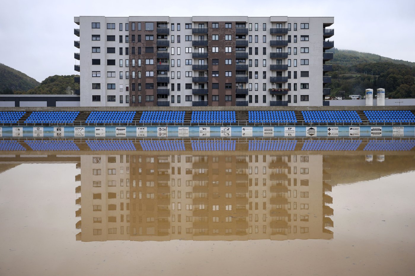 Rainstorms and heavy floods hit large parts of Bosnia, killing at least 16 people | iNFOnews.ca