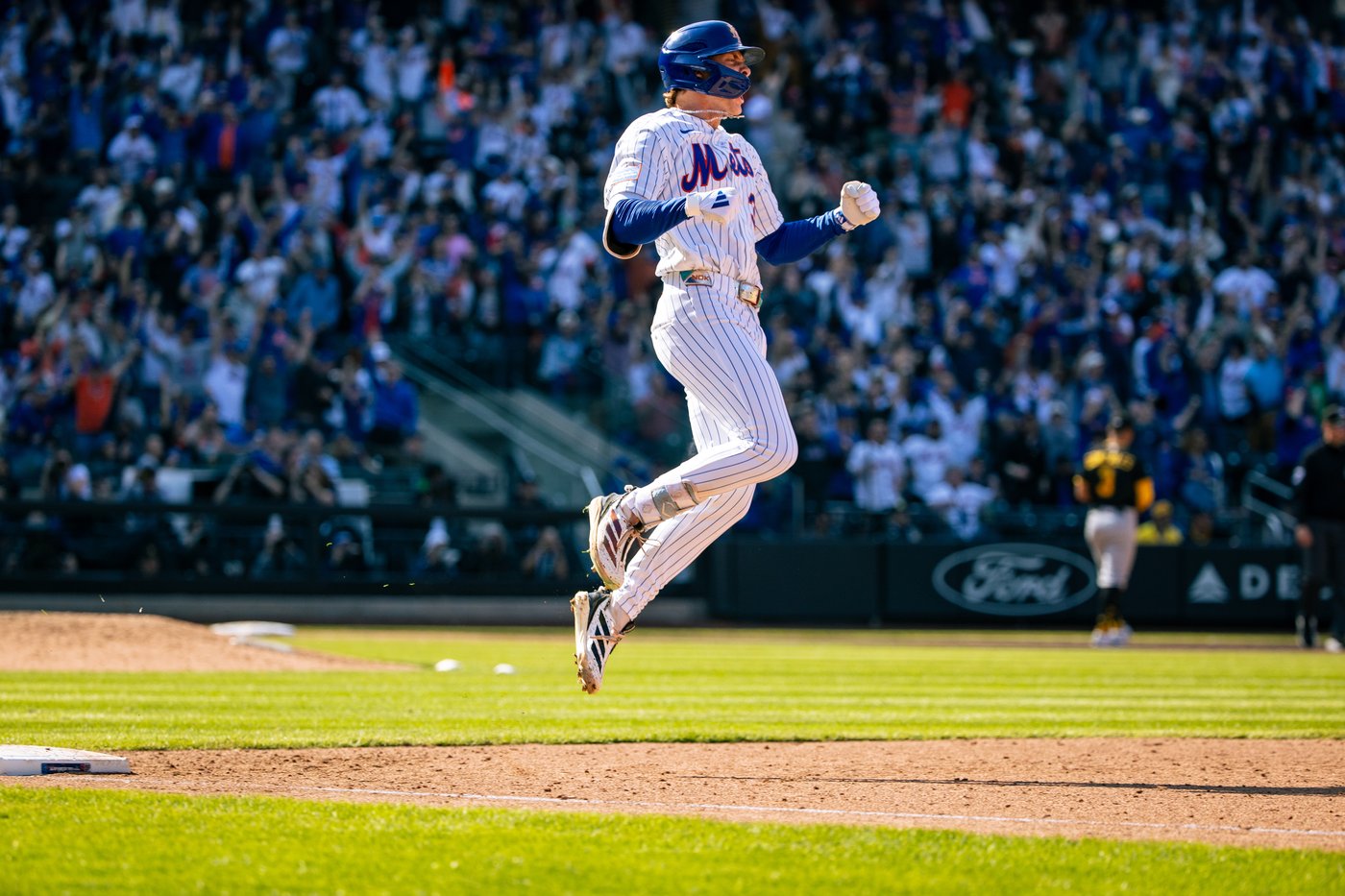Carson Benge homers in big league debut to help Mets pound Pirates in opener | iNFOnews.ca