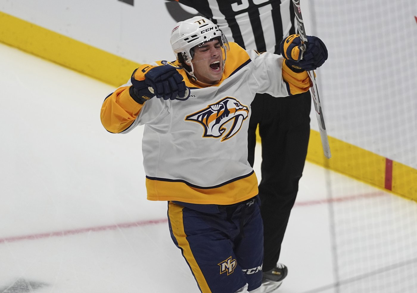 Samuel Girard steals the puck in overtime and scores on a breakaway as Avalanche beat Predators 3-2 | iNFOnews.ca