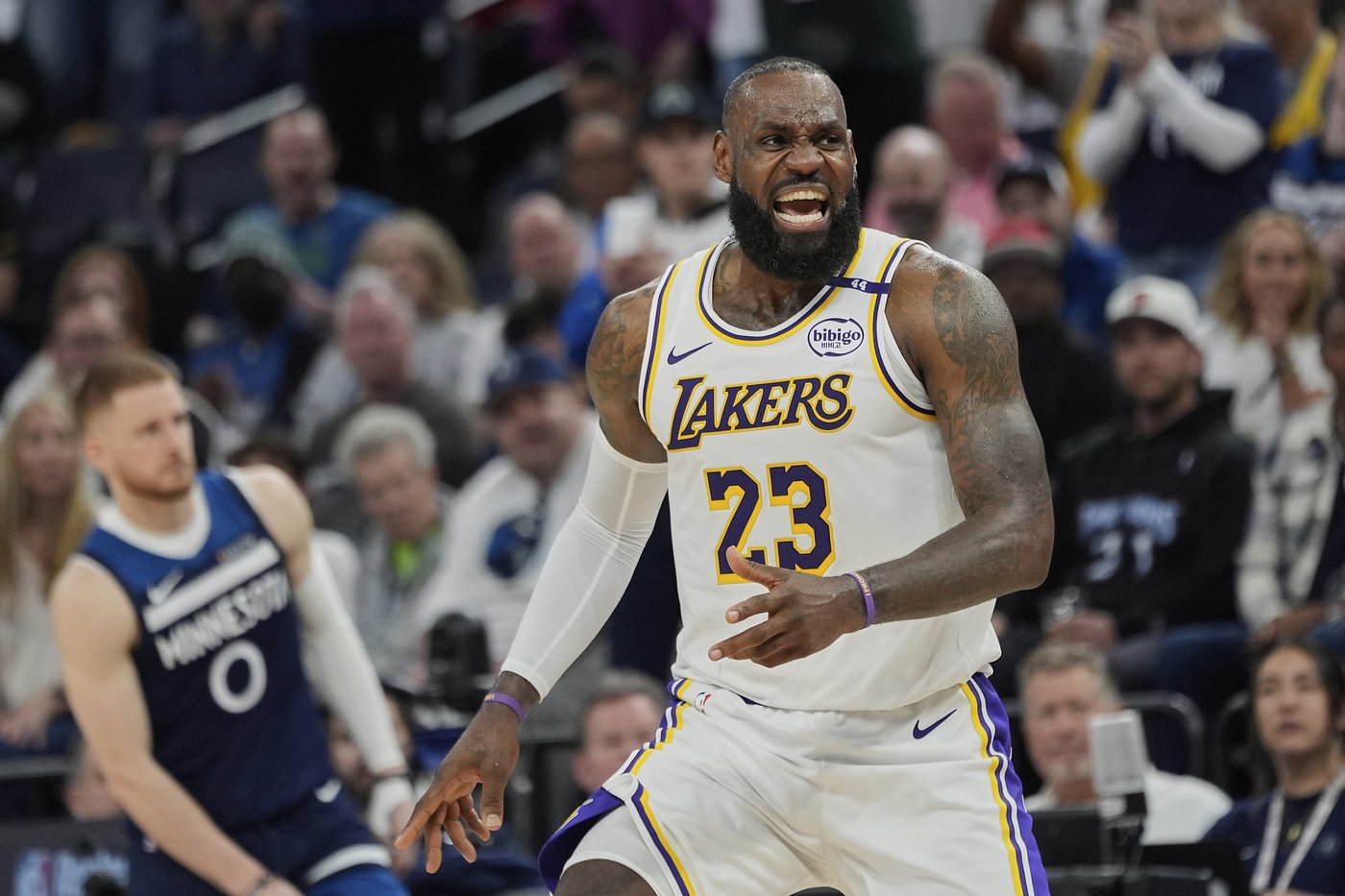 Timberwolves push Lakers to edge of elimination with 116-113 comeback win behind Edwards' 43 points | iNFOnews.ca