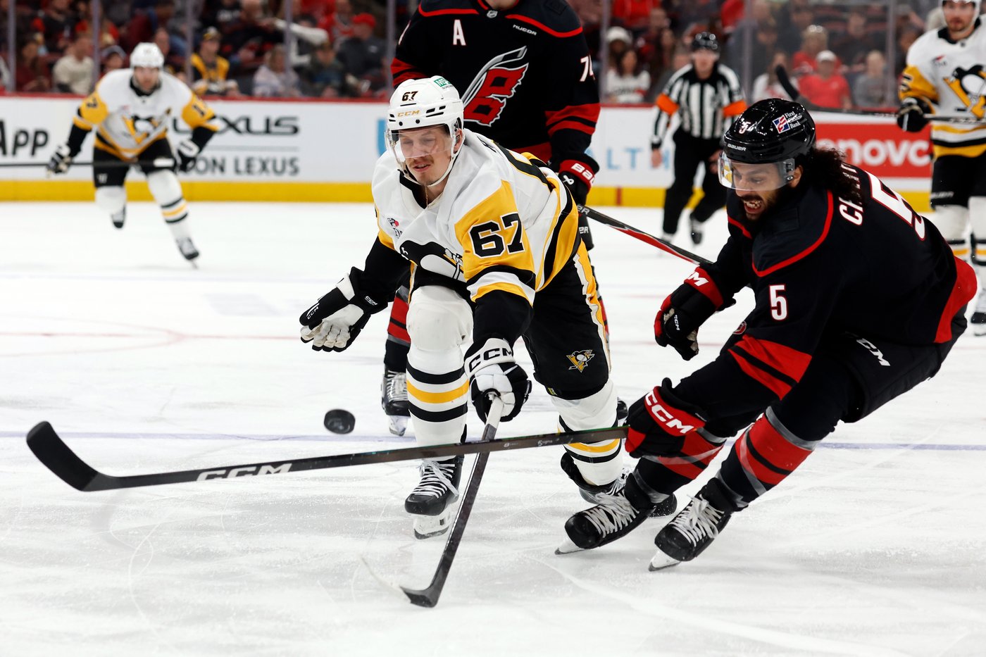 Blake's shootout goal rescues Hurricanes in 5-4 win over Penguins | iNFOnews.ca