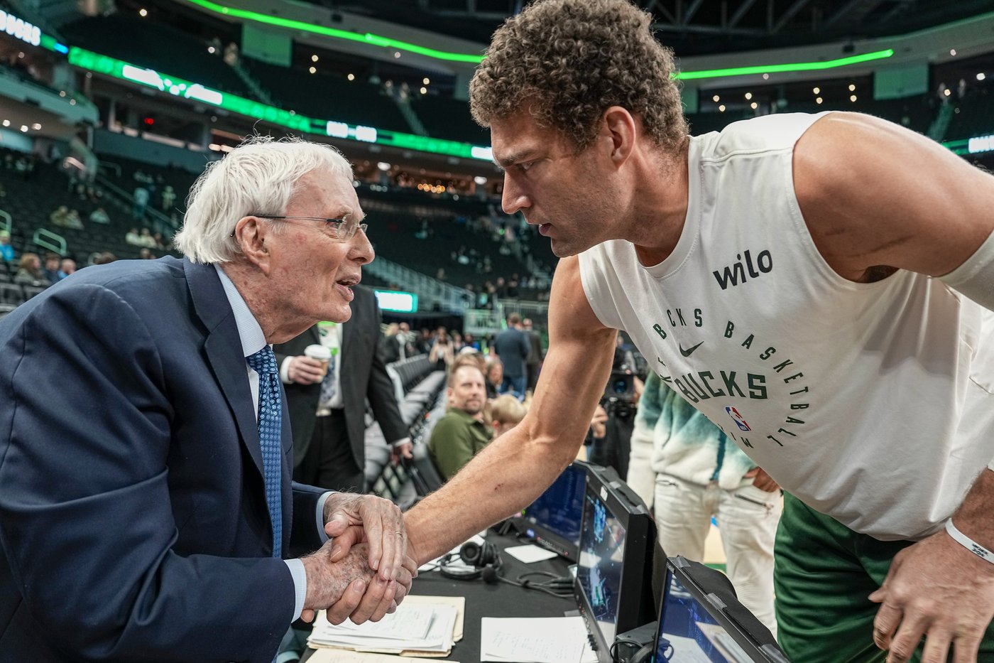 Hubie Brown says 'it was a fantastic ride' as he broadcasts his final NBA game at the age of 91 | iNFOnews.ca