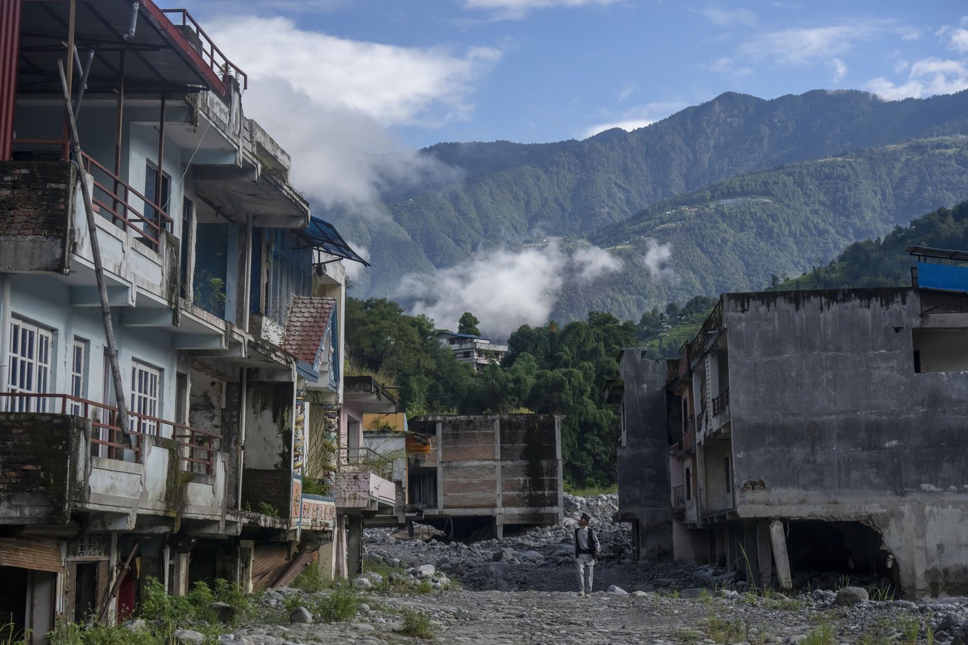 AP PHOTOS: Cascading disasters push residents of a Nepalese valley to the brink | iNFOnews.ca