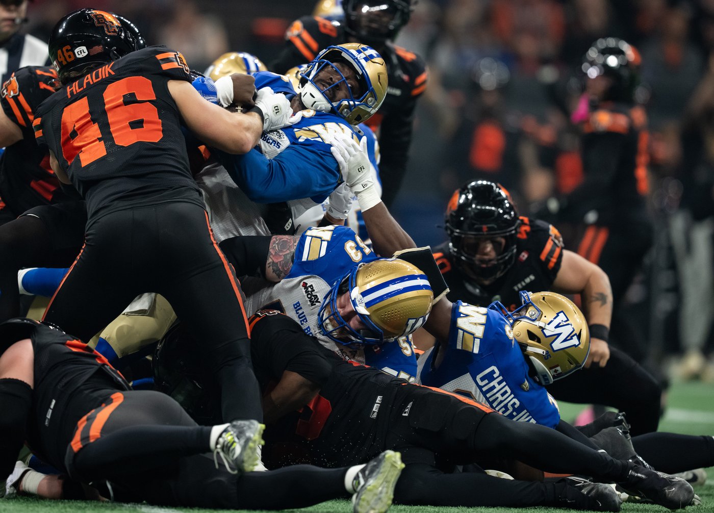 Winnipeg Blue Bombers beat B.C. Lions 34-10, clinch playoff spot | iNFOnews.ca Winnipeg Blue Bombers beat B.C. Lions 34-10, clinch playoff spot | iNFOnews.ca