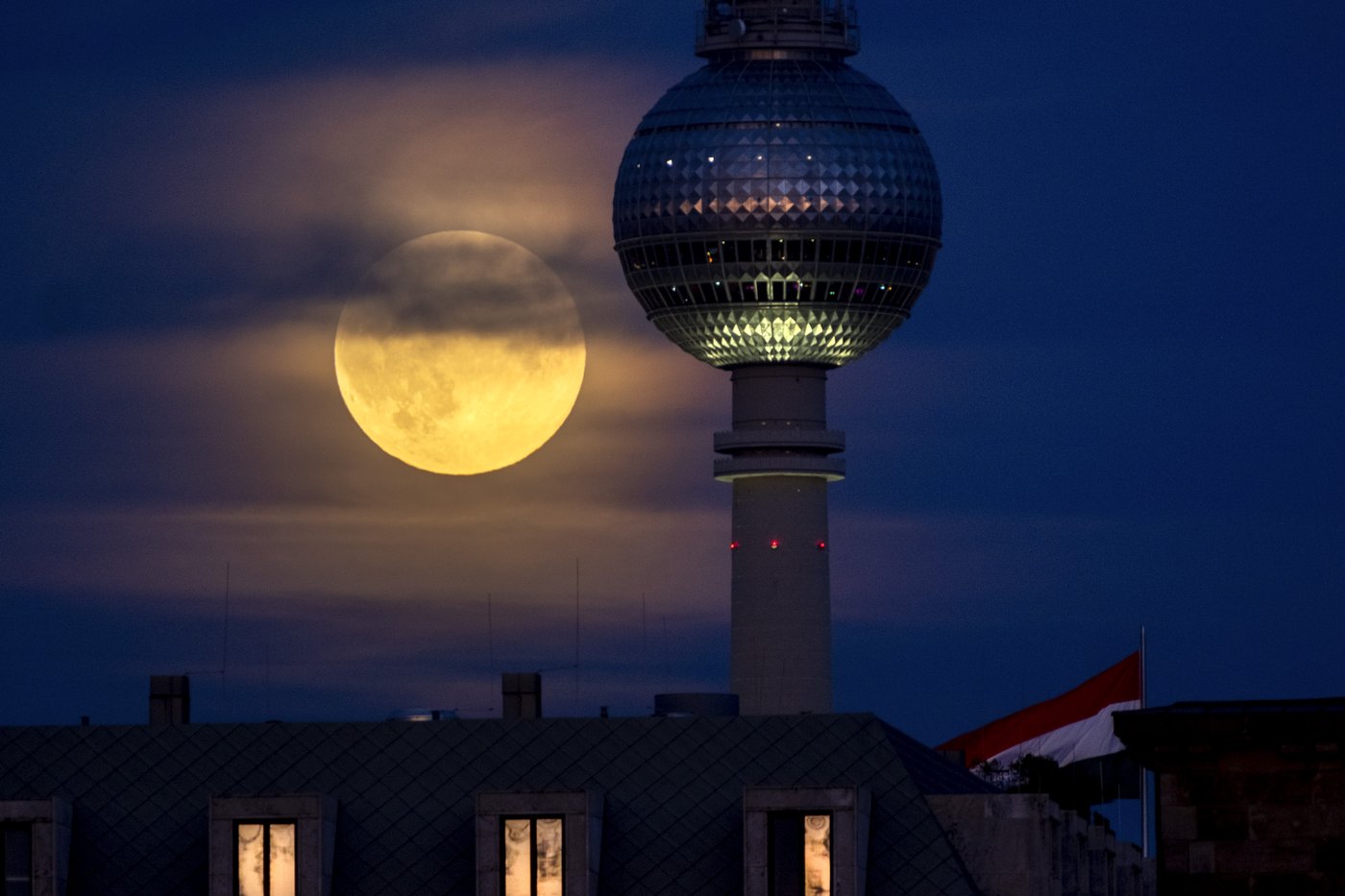 PHOTO COLLECTION: Supermoon | iNFOnews.ca