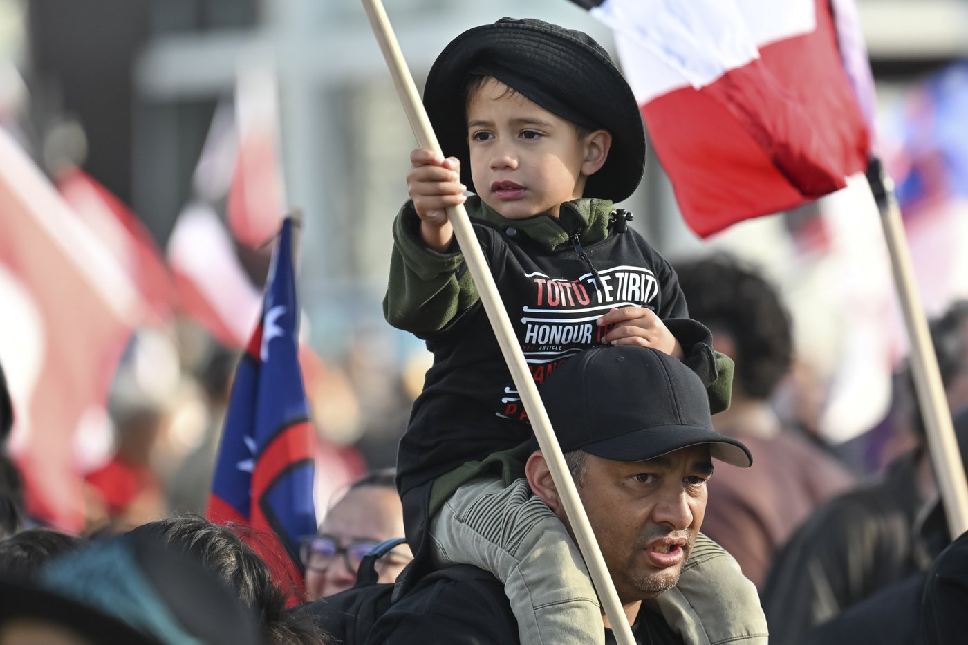 35,000 crowd New Zealand's Parliament grounds in support of Māori rights | iNFOnews.ca