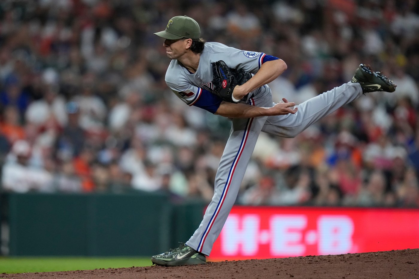 Yordan Alvarez hits 1 of Astros' 4 homers off Rangers' Jacob deGrom in 4-1 win | iNFOnews.ca Yordan Alvarez hits 1 of Astros' 4 homers off Rangers' Jacob deGrom in 4-1 win | iNFOnews.ca