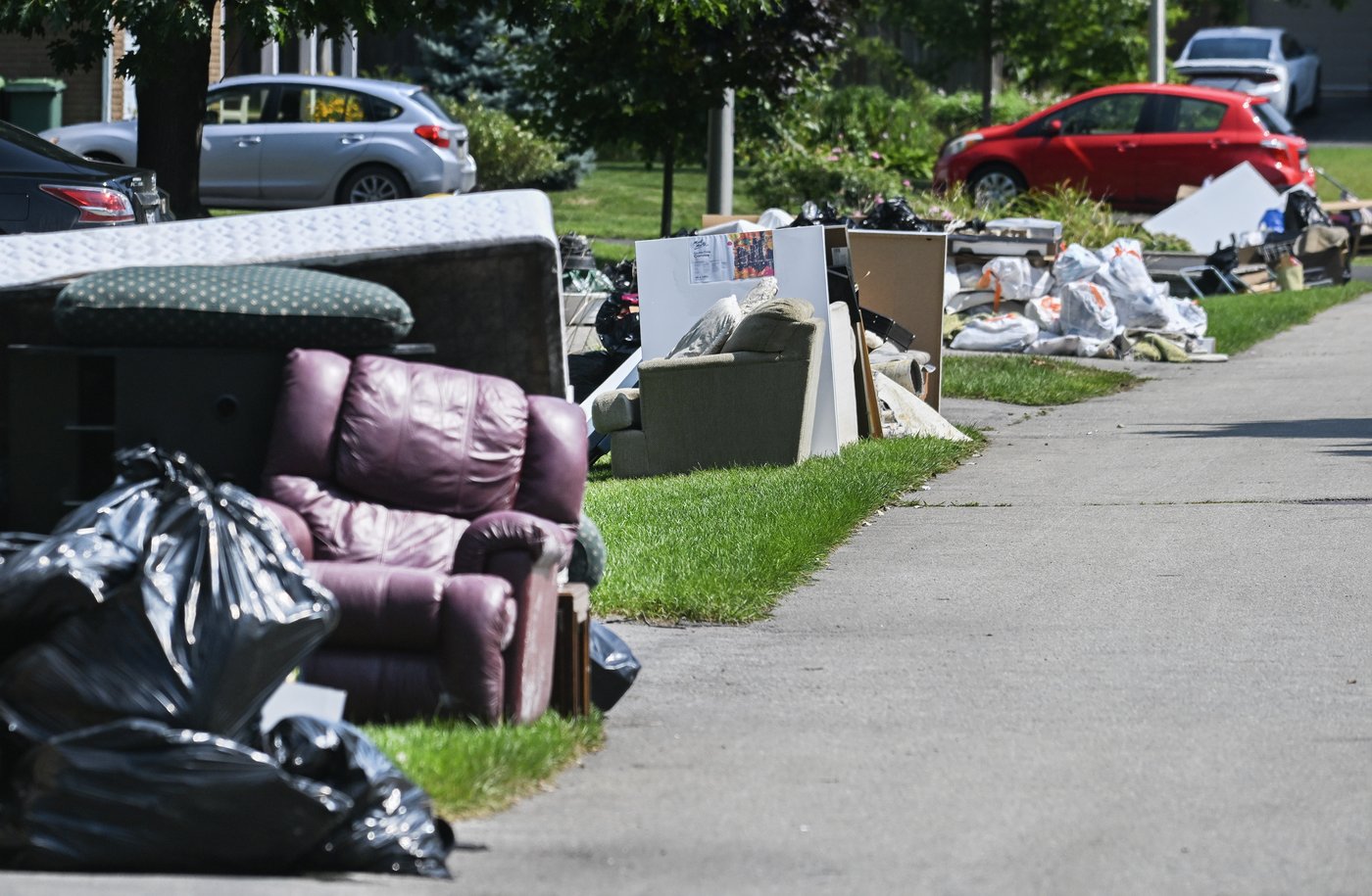 'Smoke and mirrors': Quebec residents feel abandoned after August flooding | iNFOnews.ca