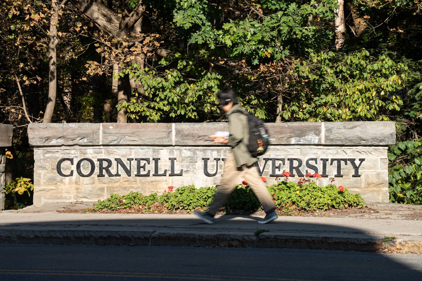 Cornell faculty to begin voting on no-confidence resolution over handling of fraternity gang rape | iNFOnews.ca Cornell faculty to begin voting on no-confidence resolution over handling of fraternity gang rape | iNFOnews.ca