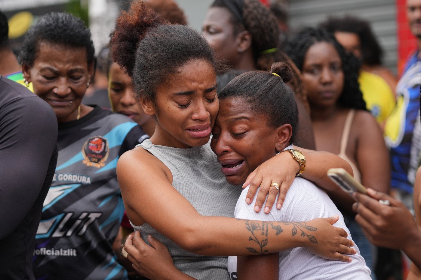 Protesters call for governor’s resignation after Rio’s deadliest police raid | iNFOnews.ca Protesters call for governor’s resignation after Rio’s deadliest police raid | iNFOnews.ca