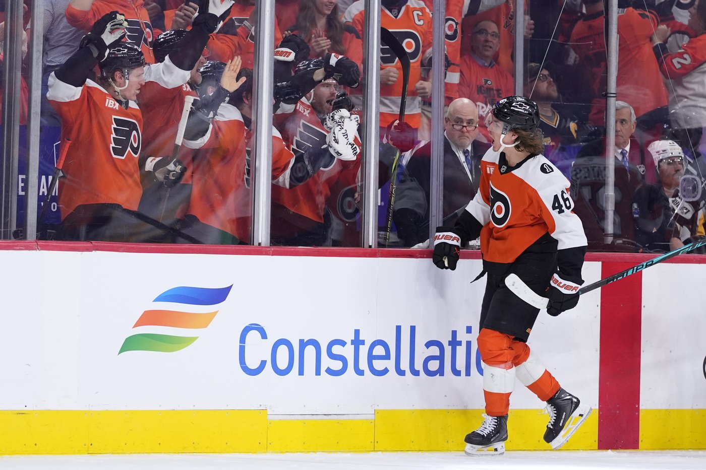 Standing room only: Packed penalty boxes are all the rage early in the NHL playoffs | iNFOnews.ca Standing room only: Packed penalty boxes are all the rage early in the NHL playoffs | iNFOnews.ca