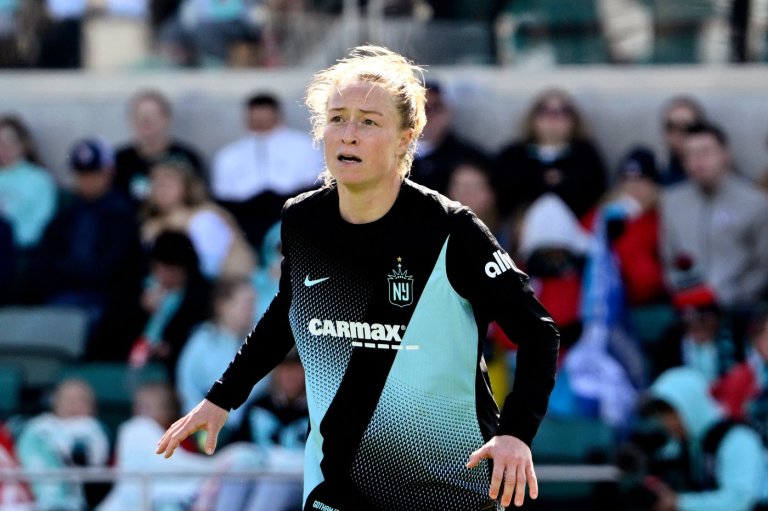 Gotham, USWNT defender Emily Sonnett out with a ruptured patellar tendon | iNFOnews.ca