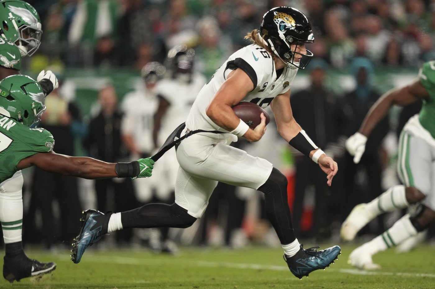 Jaguars QB Trevor Lawrence to practice in hopes of returning against AFC South-leading Texans | iNFOnews.ca