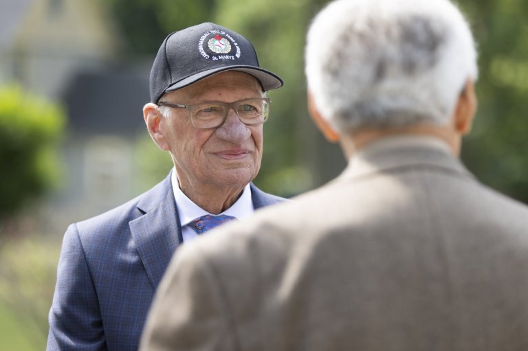 Jacques Doucet, the 'Voice of the Expos' for 33 seasons, dies at 86 | iNFOnews.ca