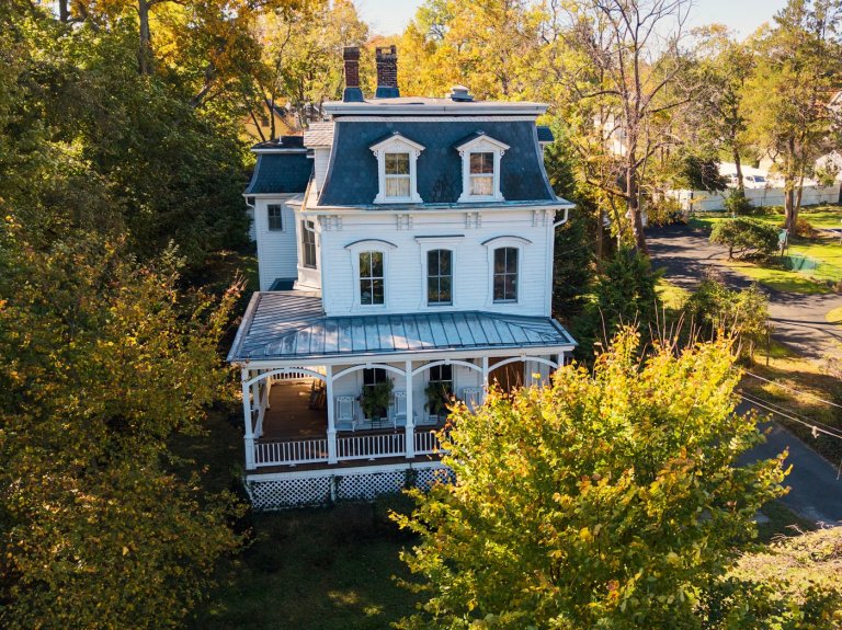 Hometown of ‘Addams Family’ creator becomes ghoulish Halloween destination | iNFOnews.ca